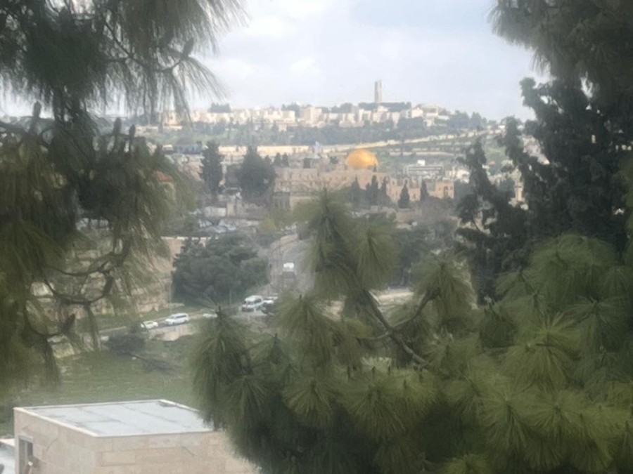 שיר"ן: דירת פנטהאוז להשכרה באבו תור בירושלים