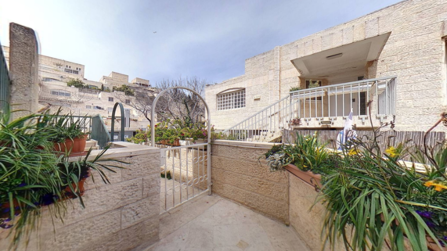 דירה 4 חדרים למכירה במלחה בירושלים-שיר"ן
											