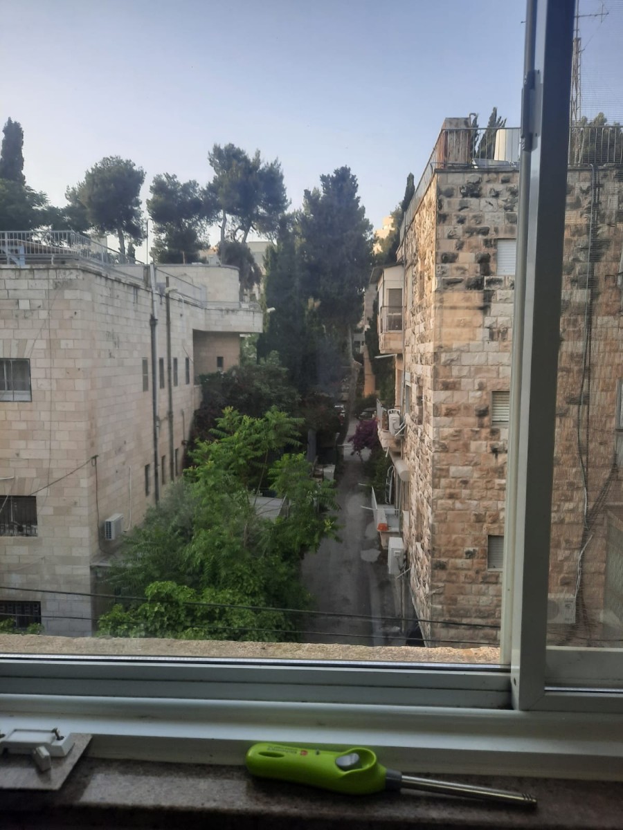 שיר"ן: דירה למכירה בקטמון הישנה בירושלים